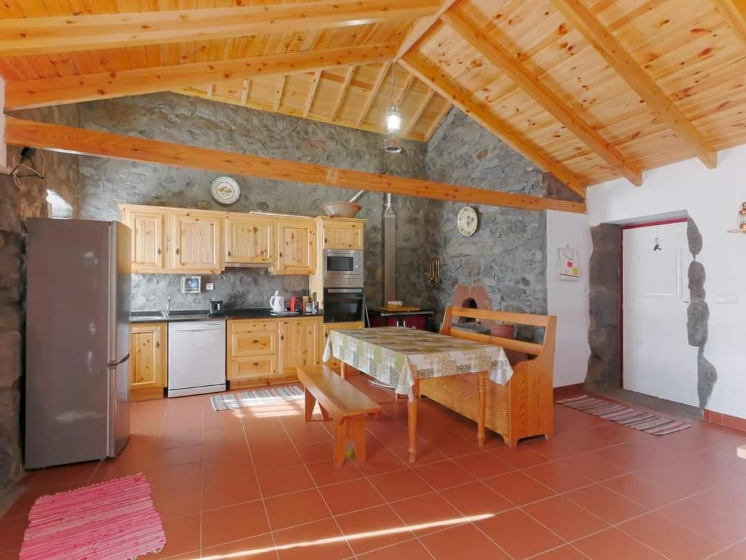 Villa Casas Dos Vimes à Faja dos Vimes Extérieur photo